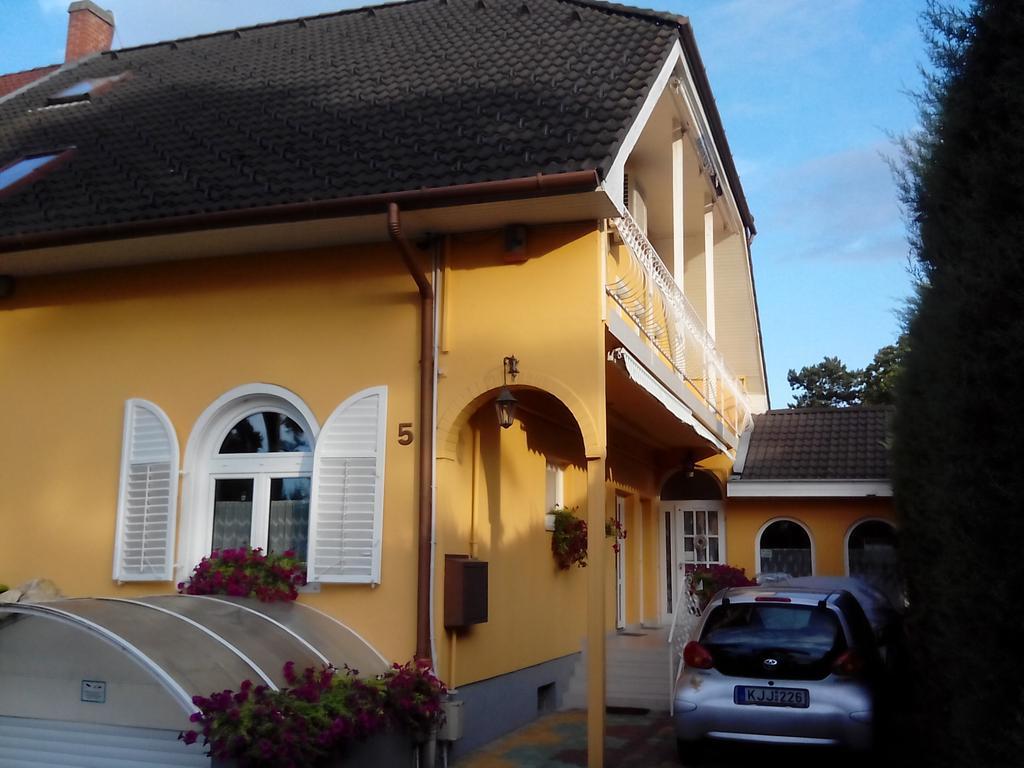 Hotel Ilona Vendeghaz Siófok Exterior foto
